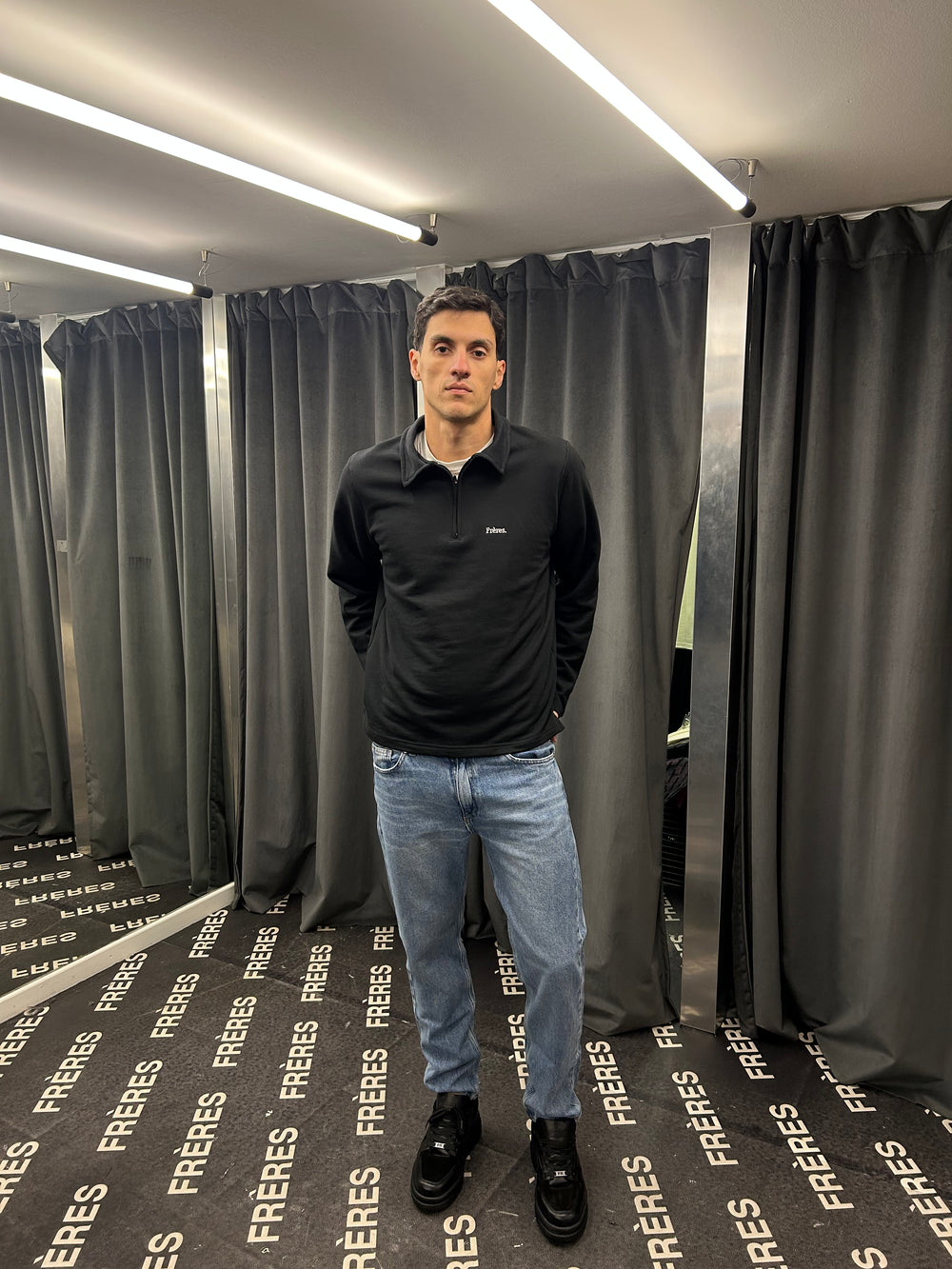 Buzo Polo Fréres - Negro