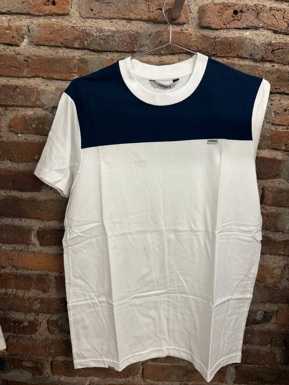 Feria · Remera horizon azul marino