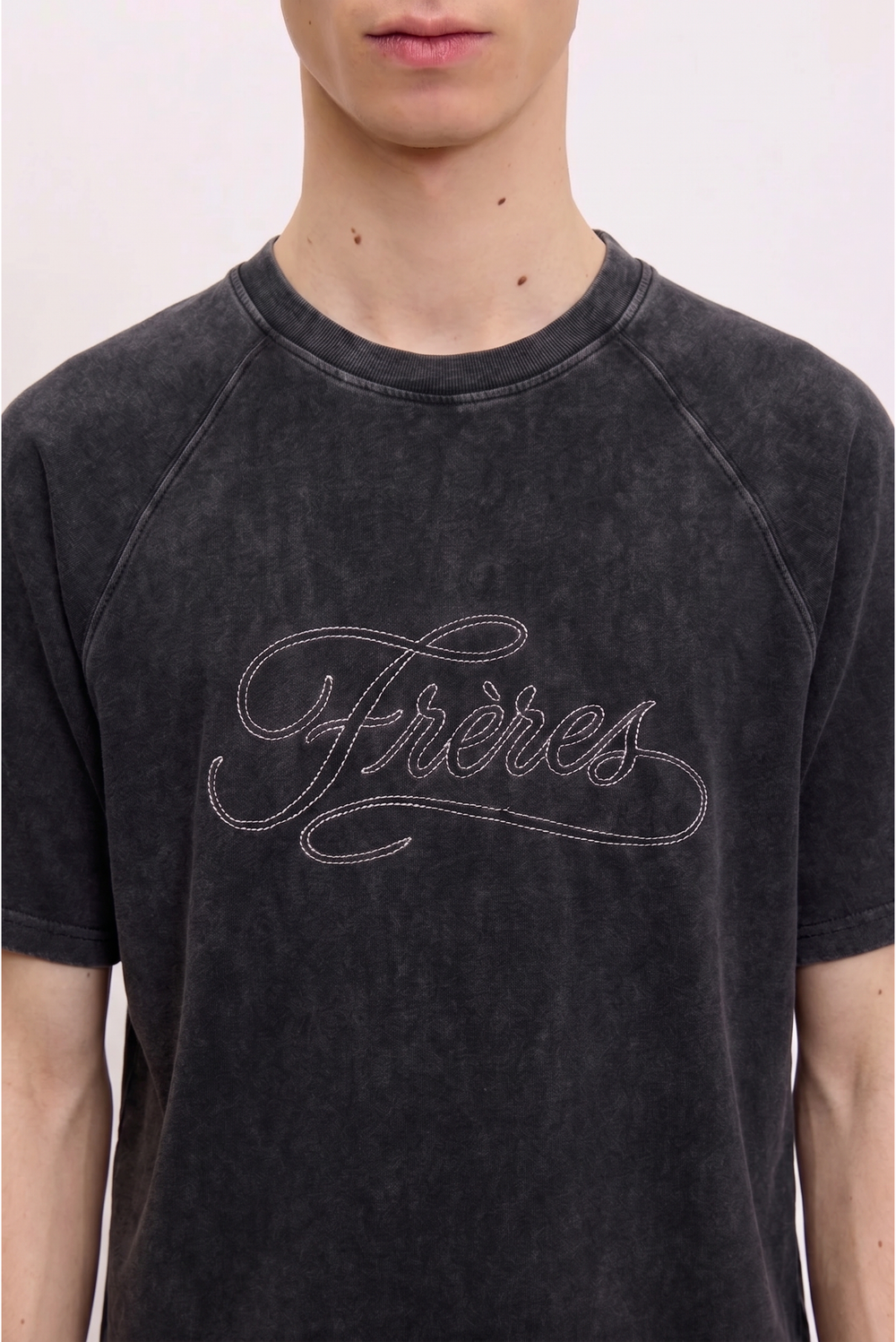 Remera Raglan Washed Cursiva