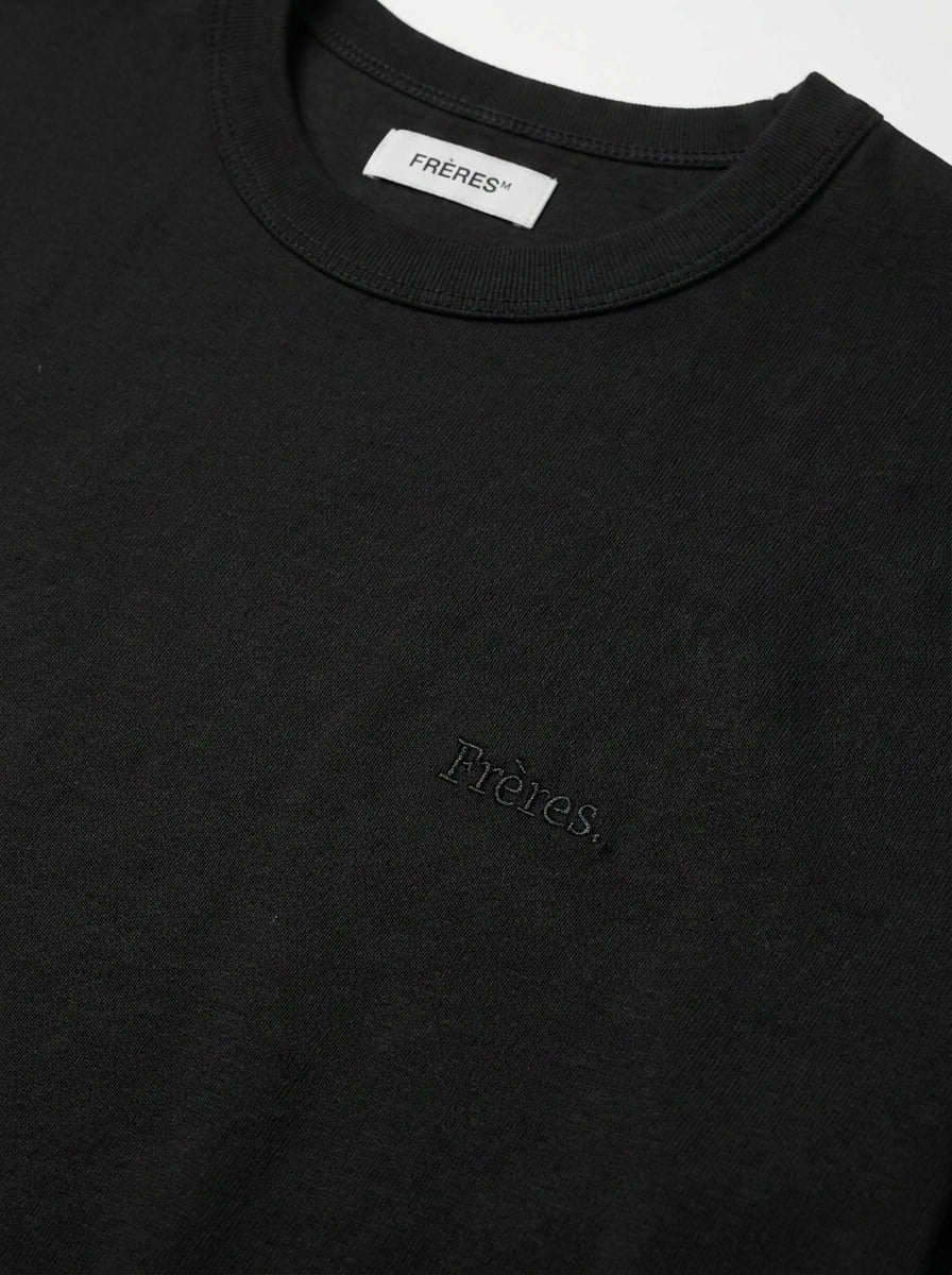 Remera Regular Fréres - Negro